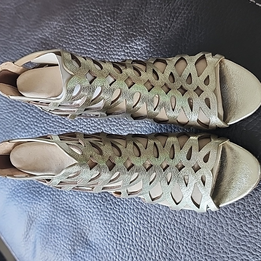 New in box ISOLA gold leather  sandals